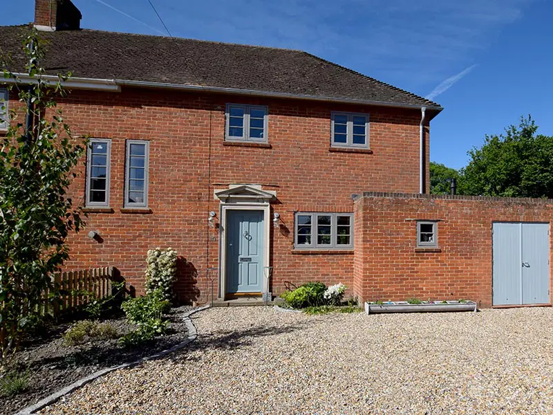 Back To Front Exterior, Hampshire