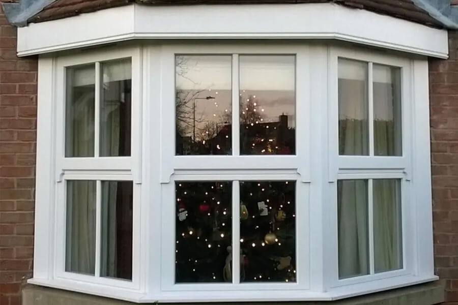 Sliding sash bay window