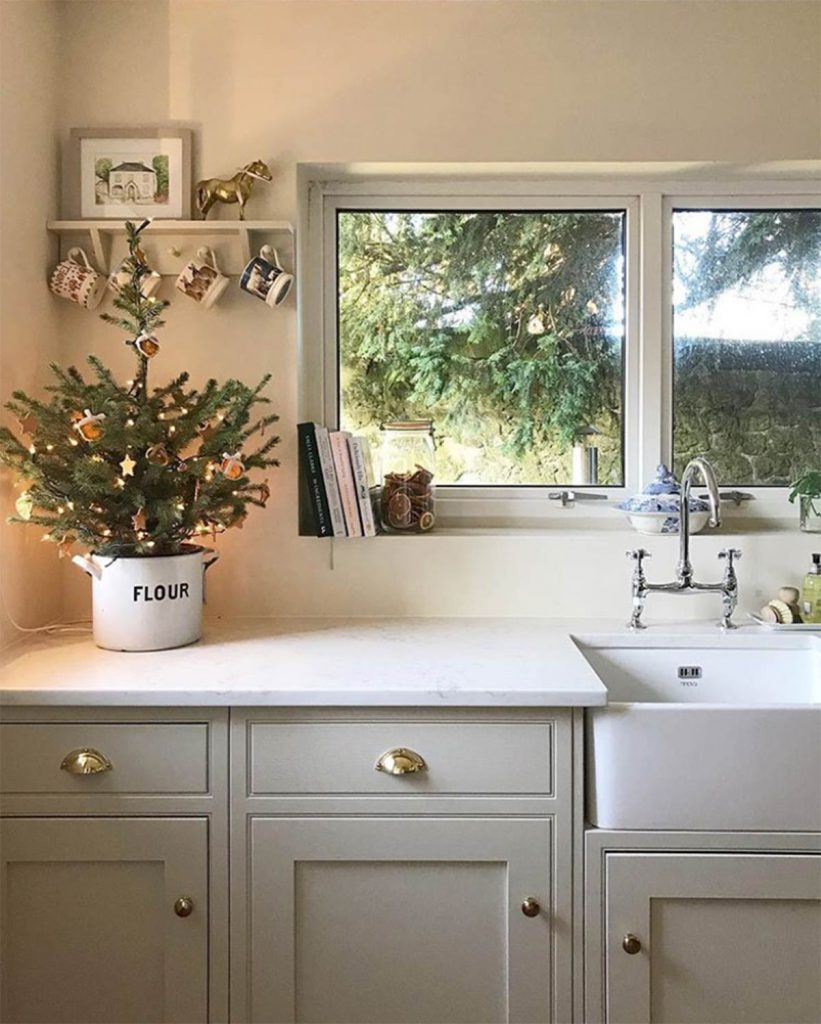 Kitchen-Window-With-Christmas-Tree