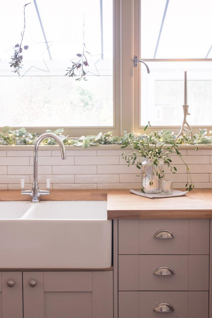 Festive-Kitchen-Window