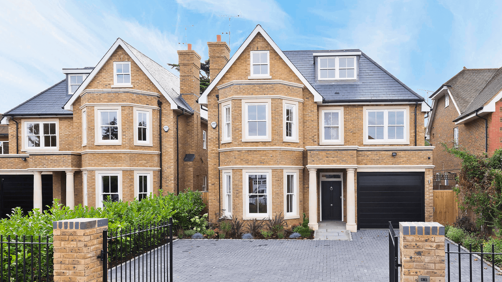 Timber Sash Windows vs uPVC Sash Windows: Which is Right for You?